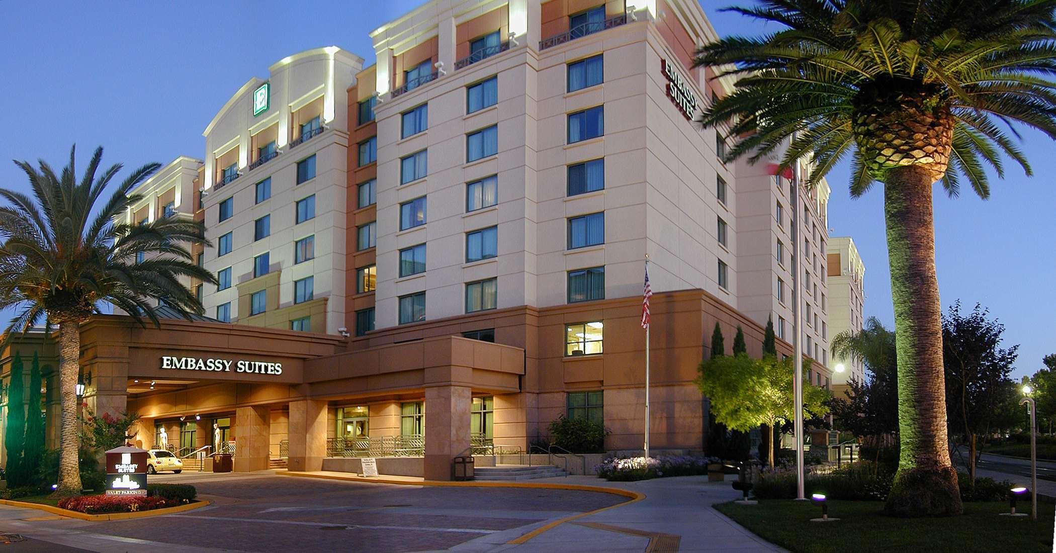 Embassy Suites By Hilton Sacramento Riverfront Promenade Exterior foto